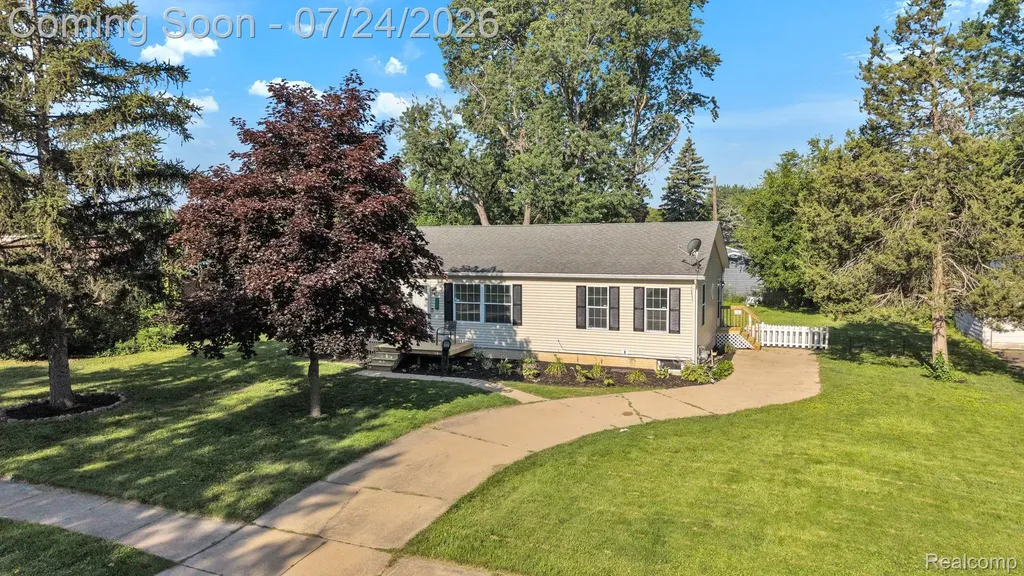 1119 Lathers Street Garden City City MI 48135