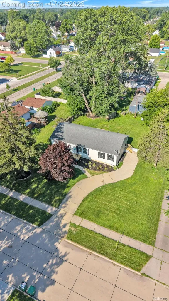 1119 Lathers Street Garden City City MI 48135