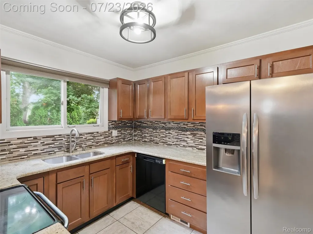8241 Janis Street Utica City MI 48317