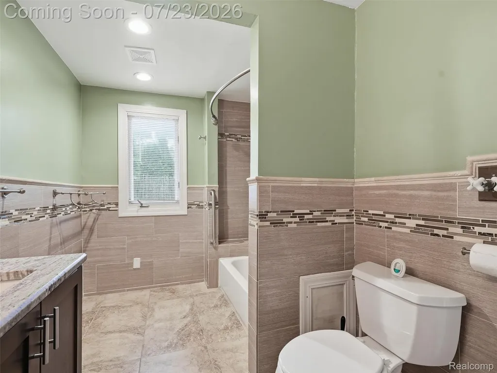 8241 Janis Street Utica City MI 48317