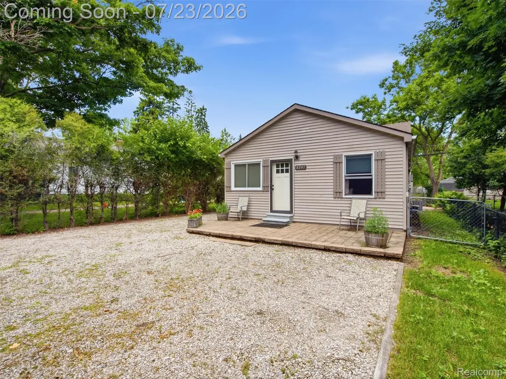 8241 Janis Street Utica City MI 48317