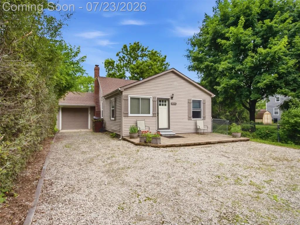 8241 Janis Street Utica City MI 48317