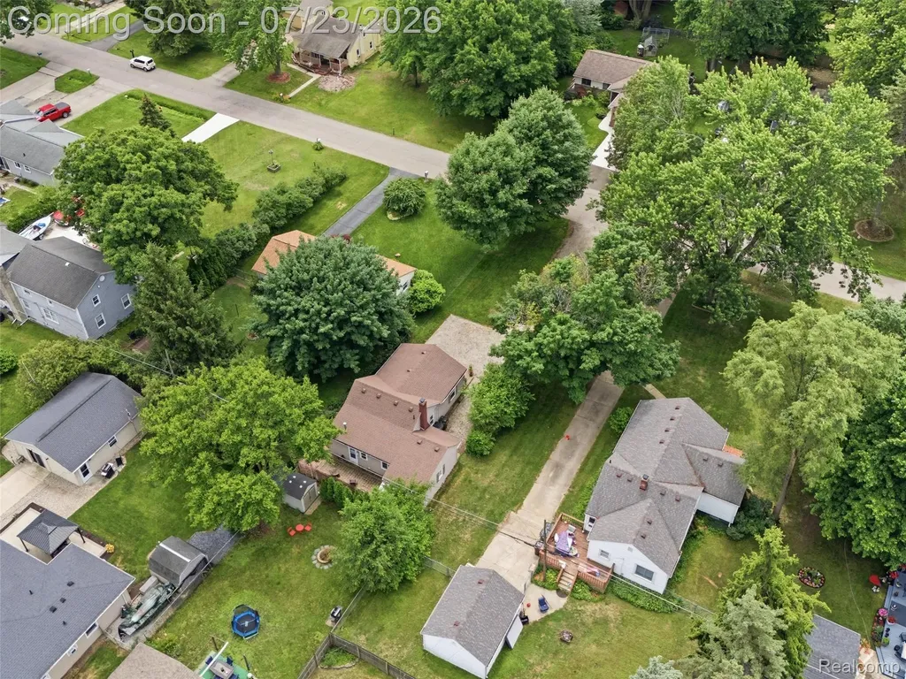 8241 Janis Street Utica City MI 48317