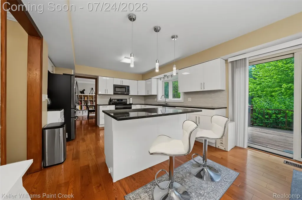 1105 Byron Drive Troy City MI 48098