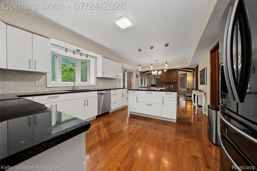 1105 Byron Drive Troy City MI 48098