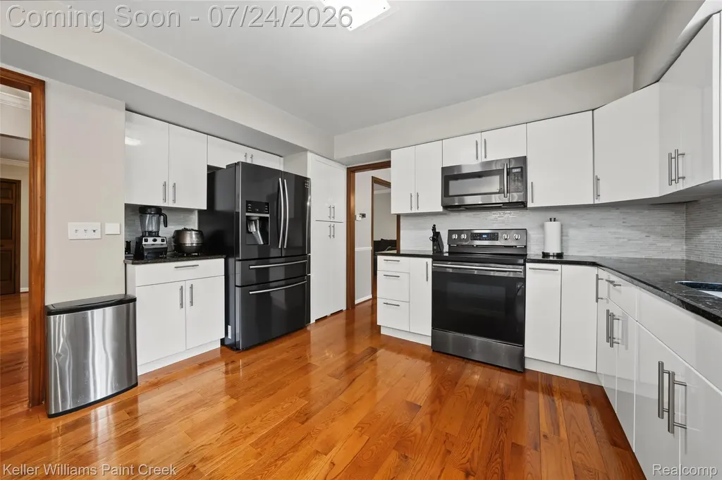 1105 Byron Drive Troy City MI 48098