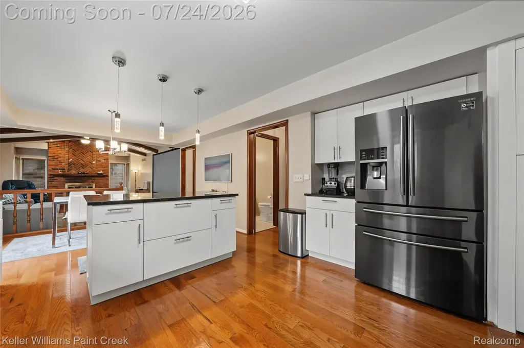 1105 Byron Drive Troy City MI 48098