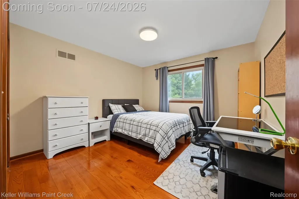 1105 Byron Drive Troy City MI 48098