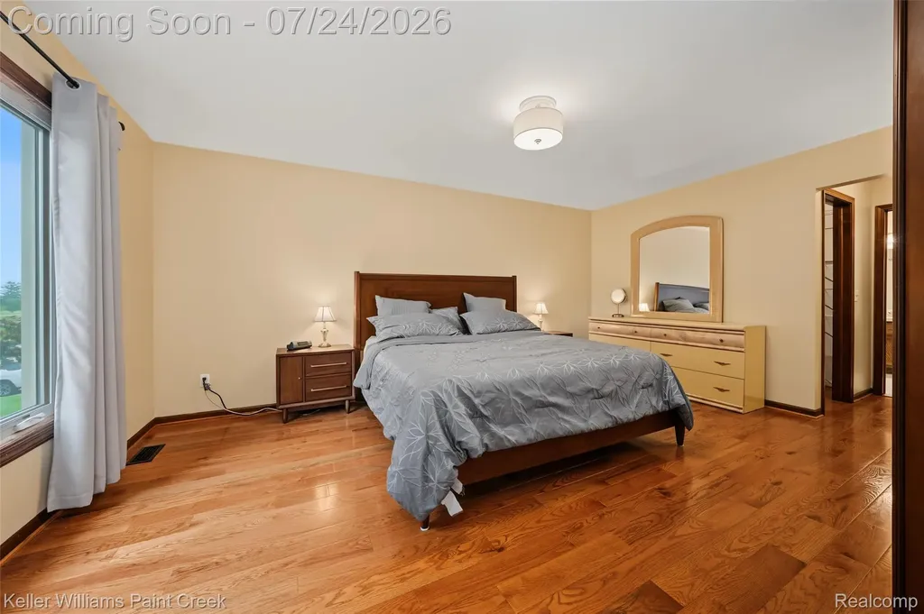 1105 Byron Drive Troy City MI 48098
