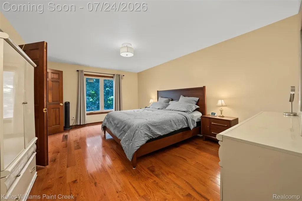 1105 Byron Drive Troy City MI 48098
