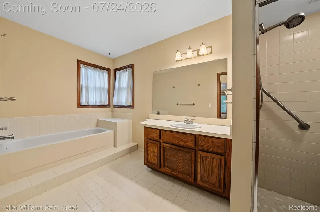 1105 Byron Drive Troy City MI 48098