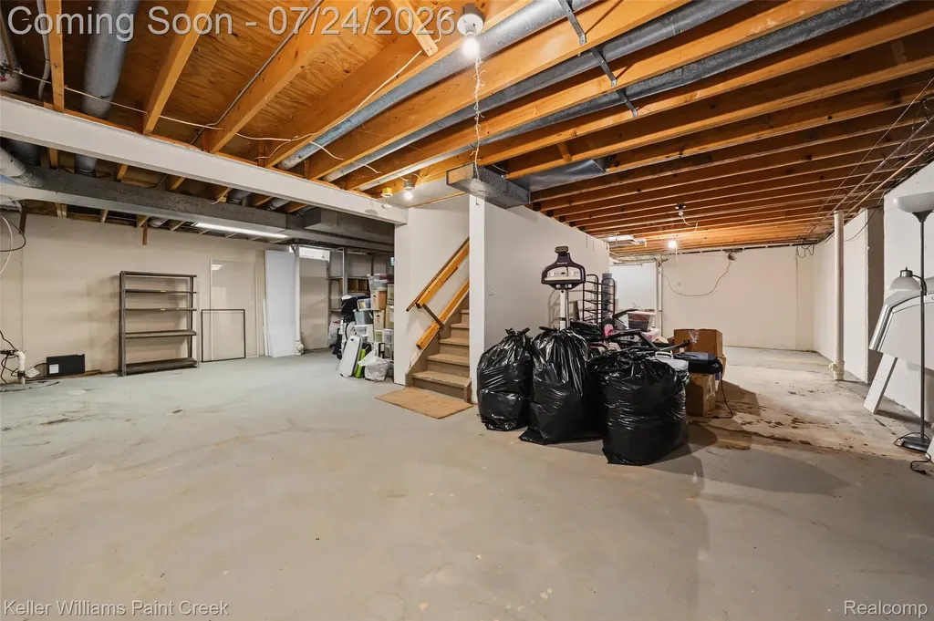1105 Byron Drive Troy City MI 48098