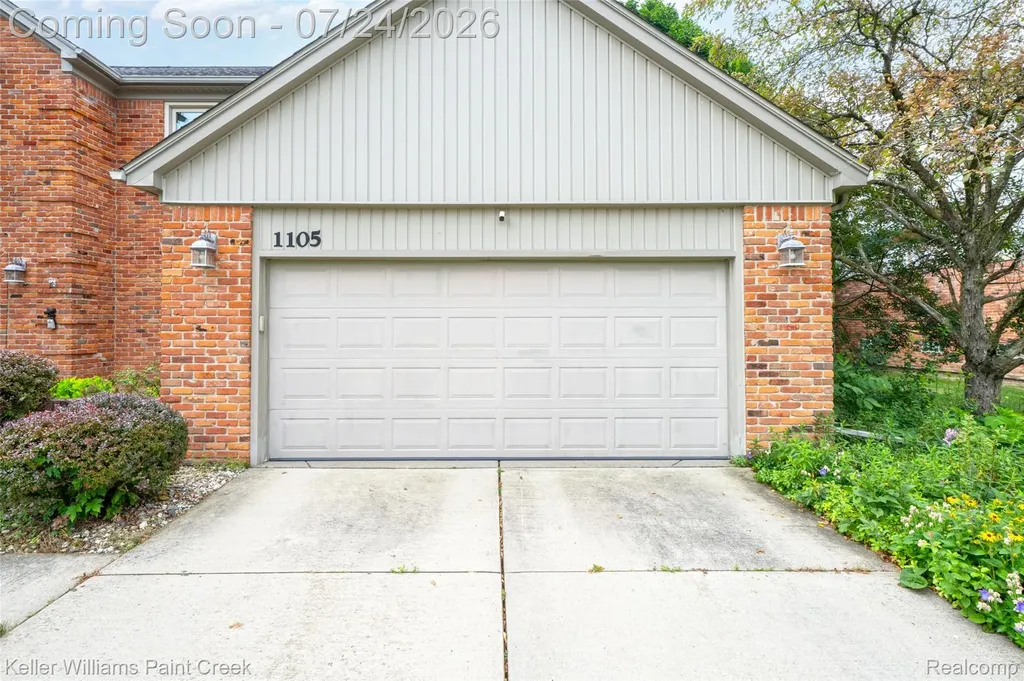 1105 Byron Drive Troy City MI 48098