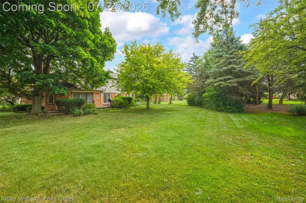 1105 Byron Drive Troy City MI 48098
