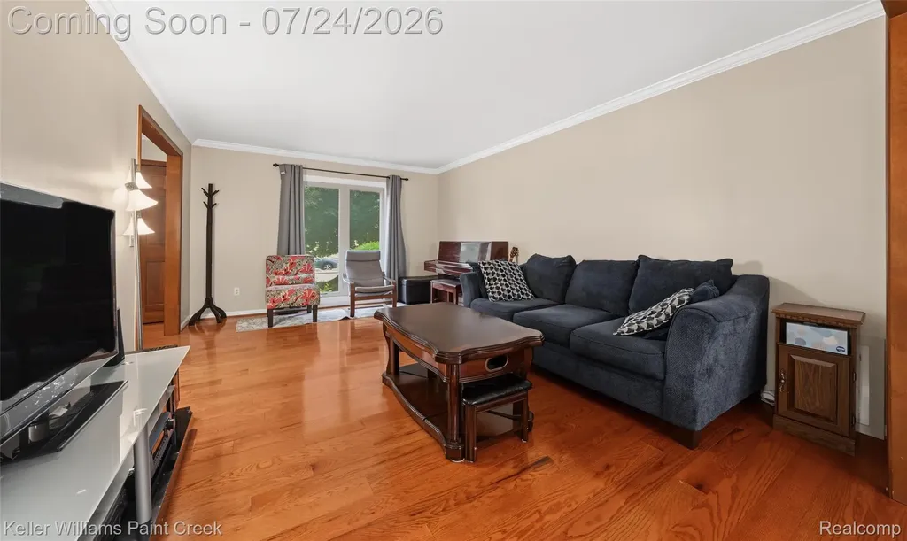 1105 Byron Drive Troy City MI 48098