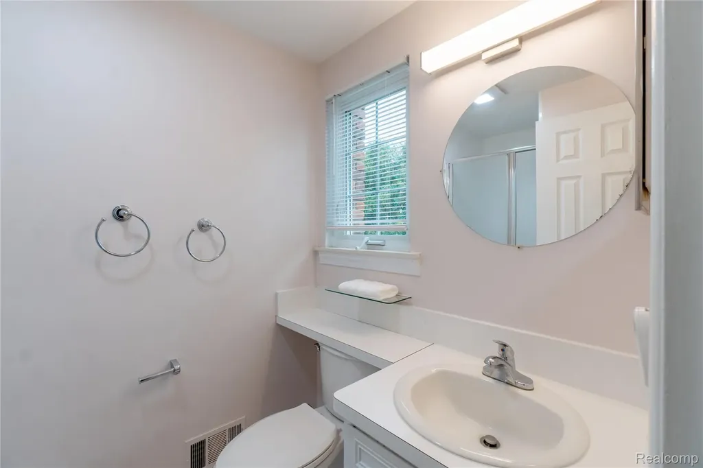 2032 Kristin Drive Troy City MI 48084