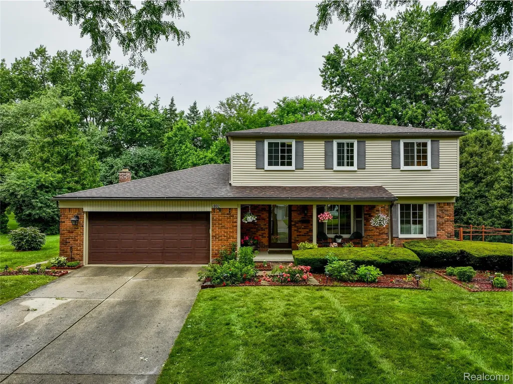 2032 Kristin Drive Troy City MI 48084