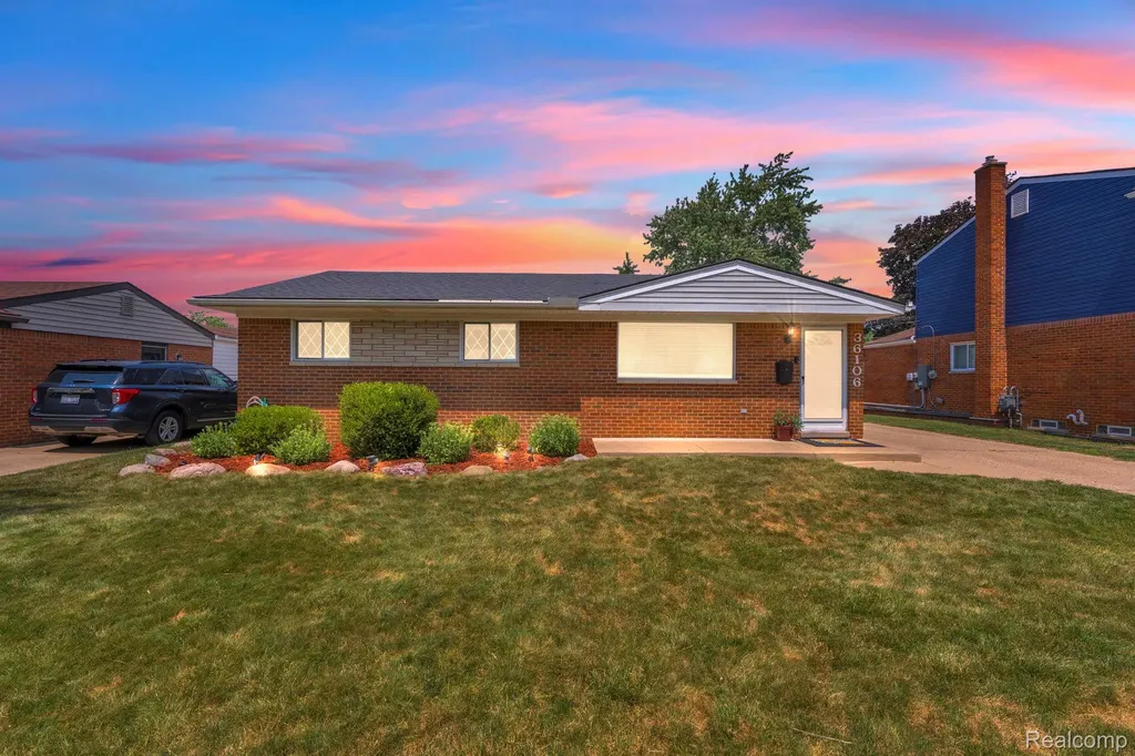 36106 Canyon Drive Westland City MI 48186