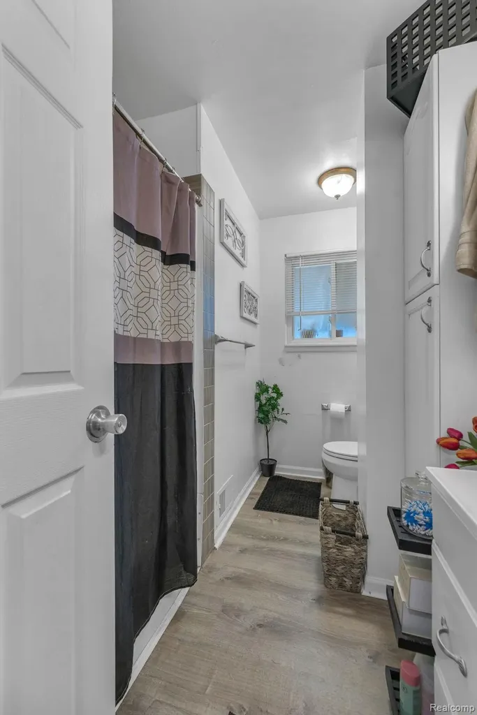 36106 Canyon Drive Westland City MI 48186