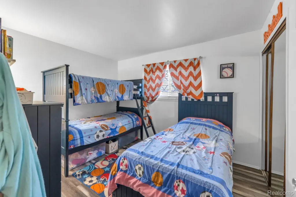 36106 Canyon Drive Westland City MI 48186