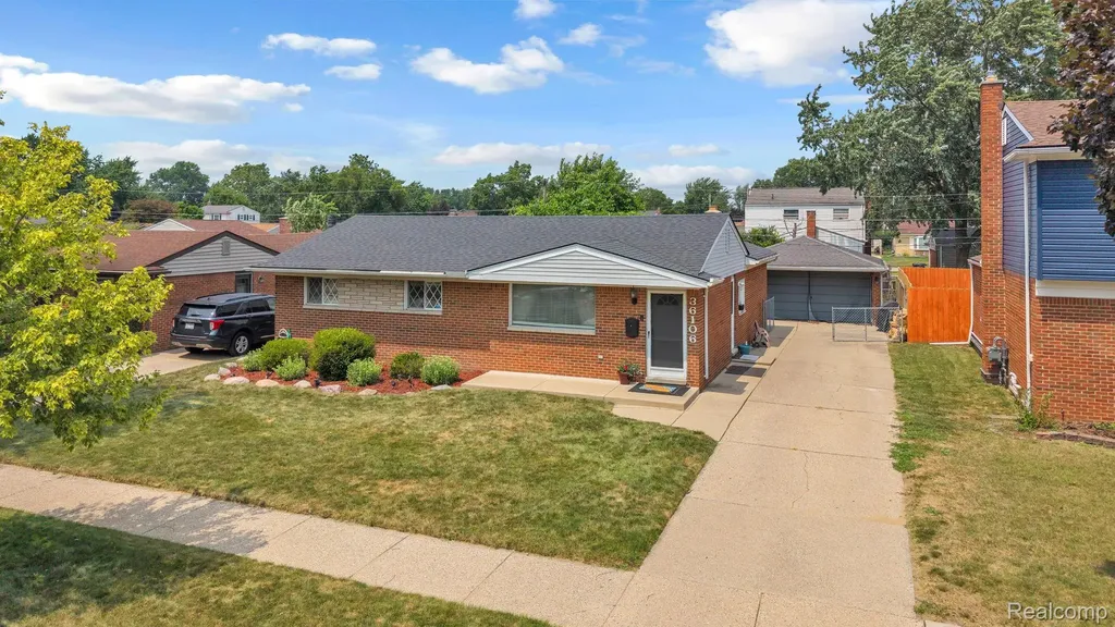 36106 Canyon Drive Westland City MI 48186