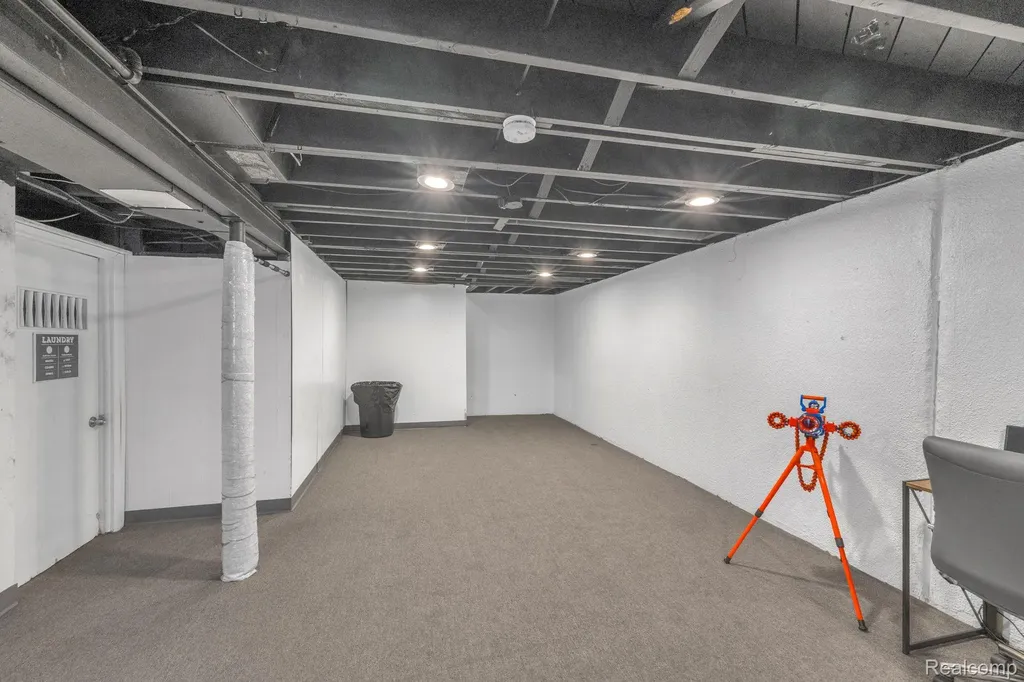 36106 Canyon Drive Westland City MI 48186