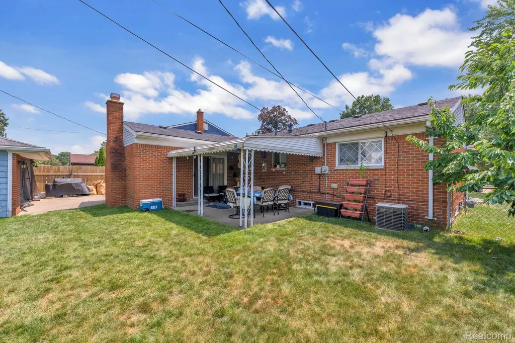 36106 Canyon Drive Westland City MI 48186