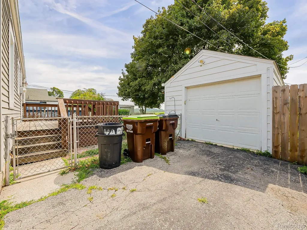 702 Michigan Avenue Monroe City MI 48162