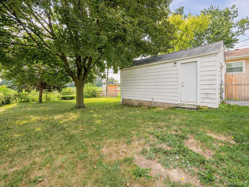 702 Michigan Avenue Monroe City MI 48162