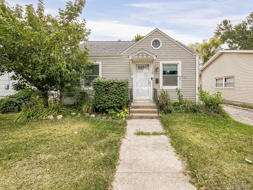 702 Michigan Avenue Monroe City MI 48162