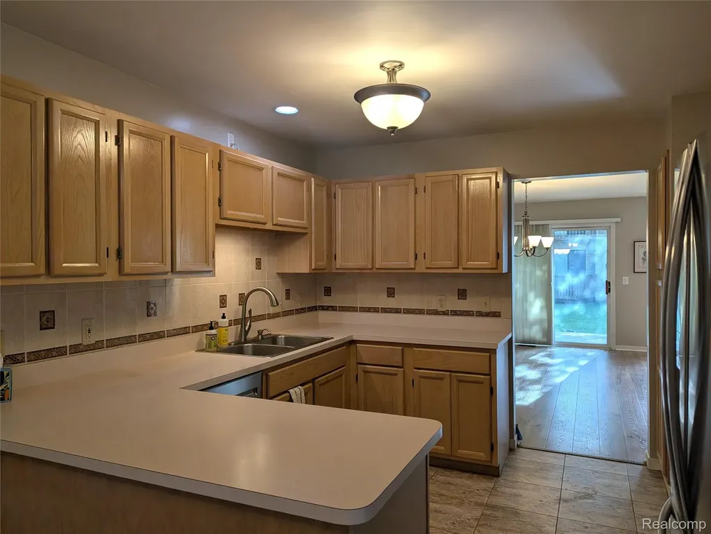9327 Eastwind Drive Livonia City MI 48150