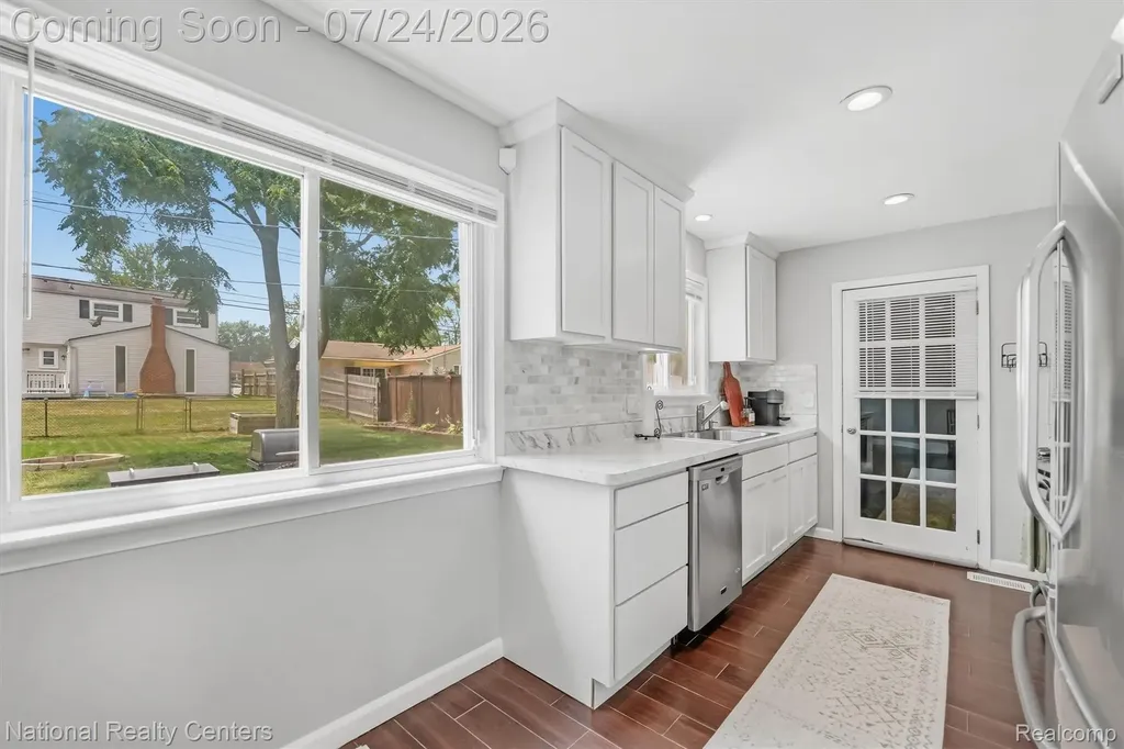 36143 Fernwood Street Westland City MI 48186