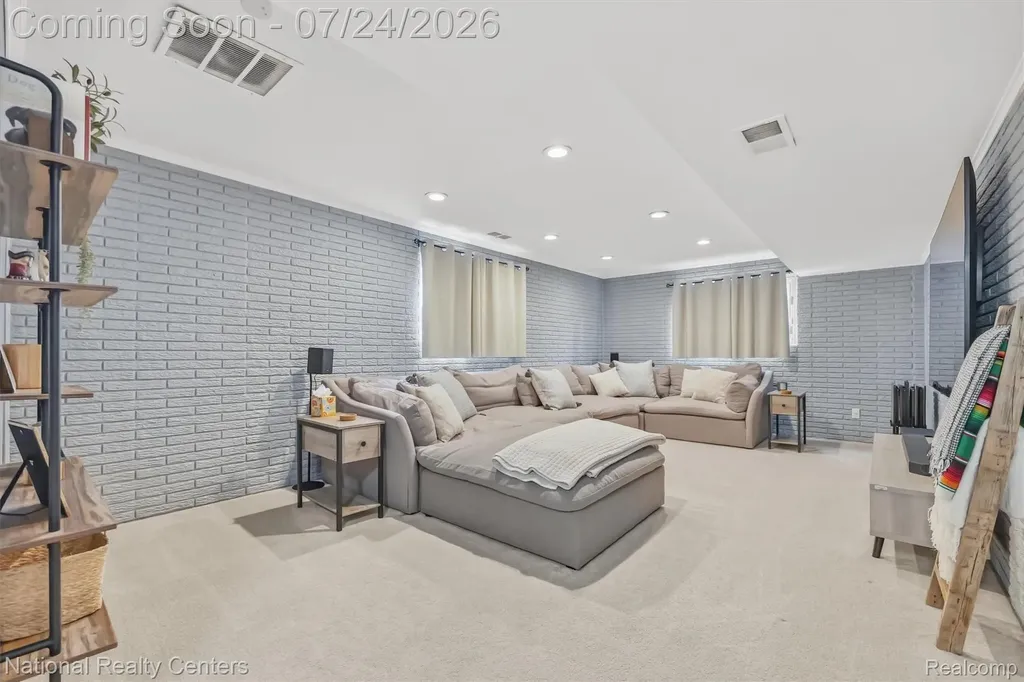 36143 Fernwood Street Westland City MI 48186