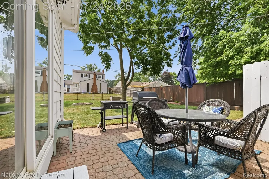 36143 Fernwood Street Westland City MI 48186
