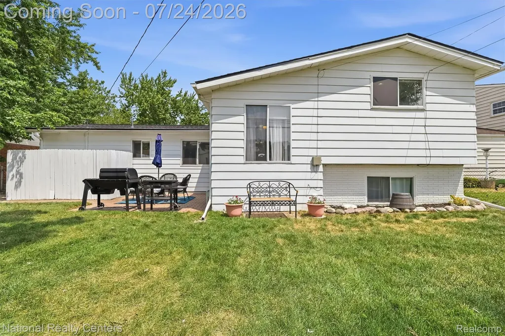 36143 Fernwood Street Westland City MI 48186
