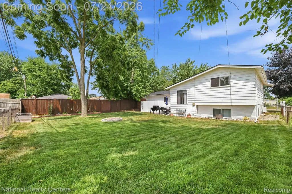36143 Fernwood Street Westland City MI 48186