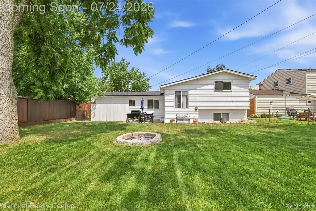 36143 Fernwood Street Westland City MI 48186