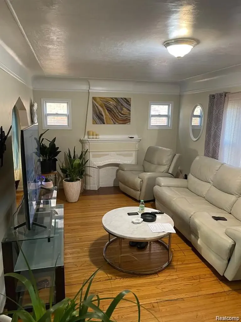 9881 Balfour Road Detroit City MI 48224