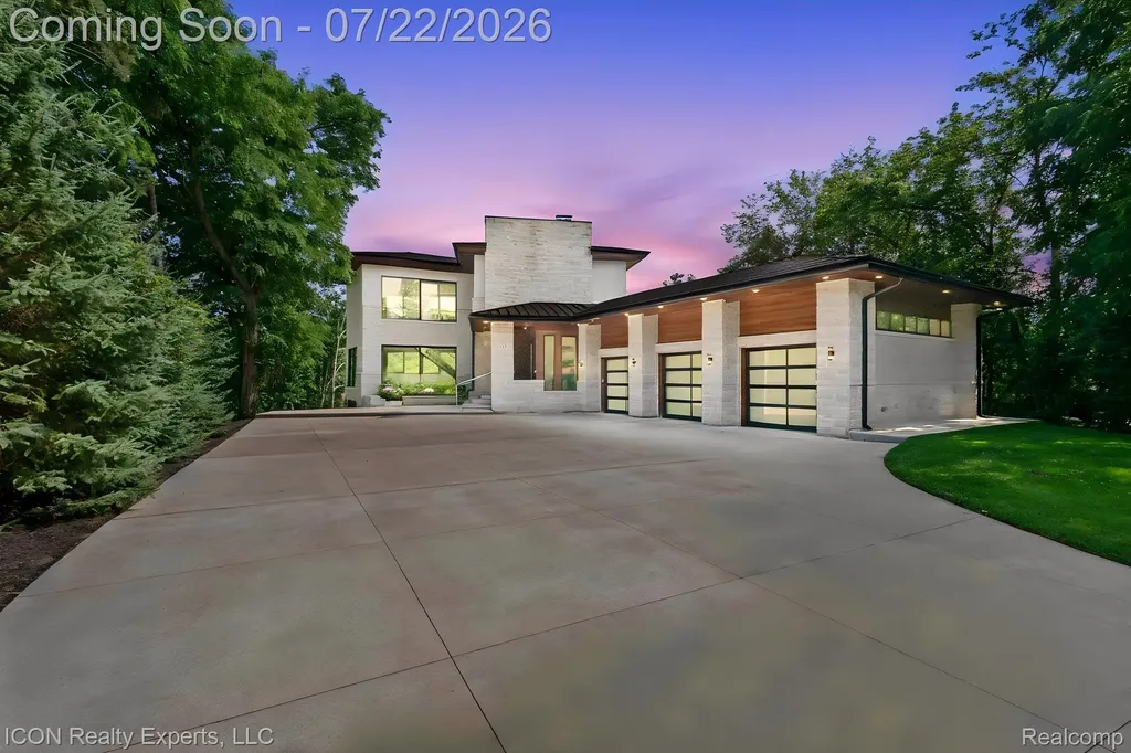 1971 Cragin Drive Bloomfield Hills City MI 48302