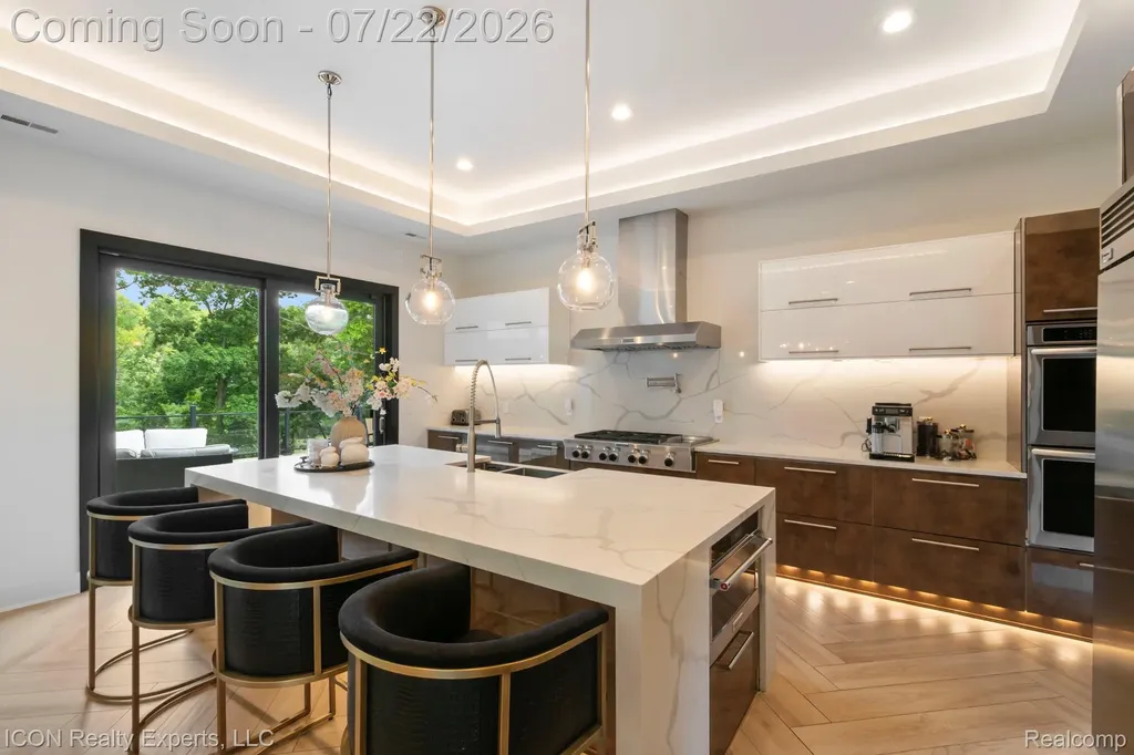 1971 Cragin Drive Bloomfield Hills City MI 48302