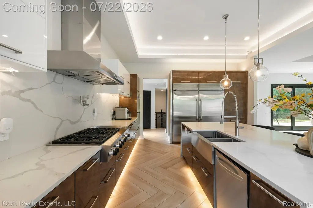 1971 Cragin Drive Bloomfield Hills City MI 48302