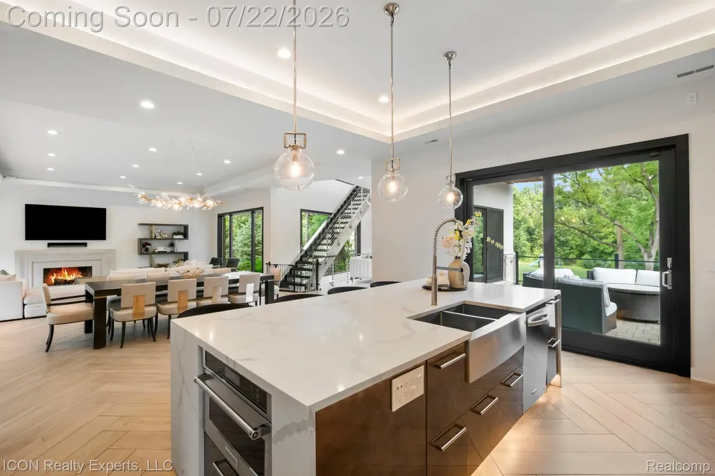 1971 Cragin Drive Bloomfield Hills City MI 48302