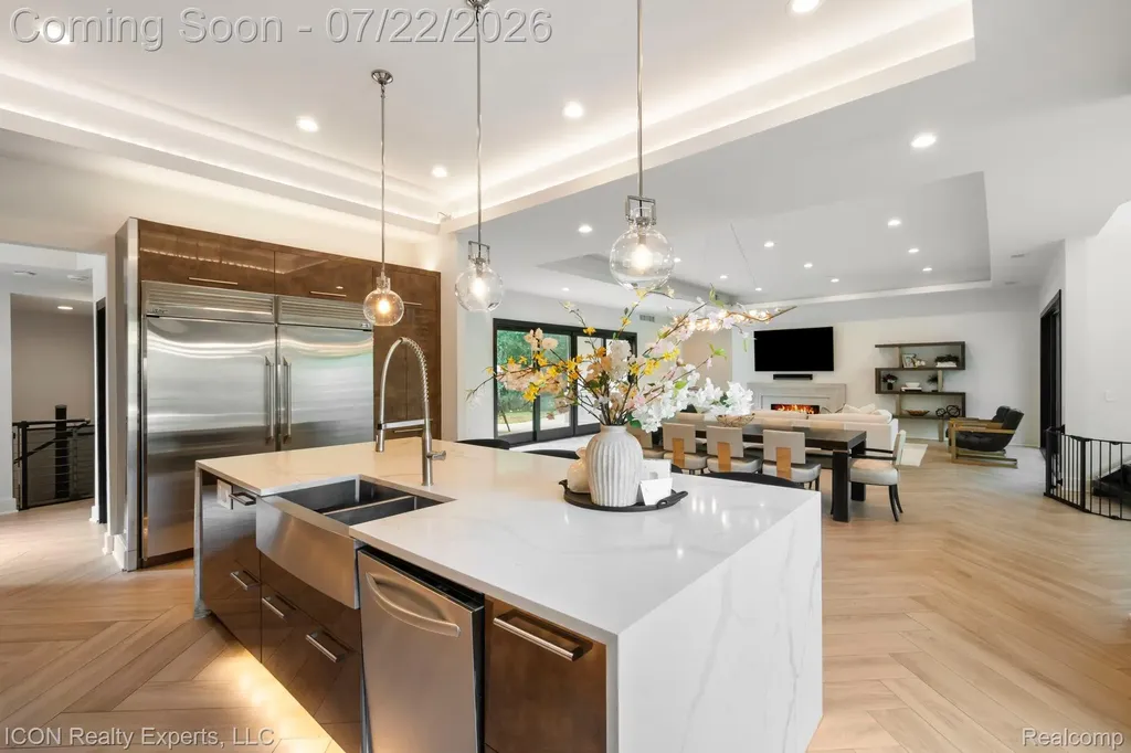 1971 Cragin Drive Bloomfield Hills City MI 48302