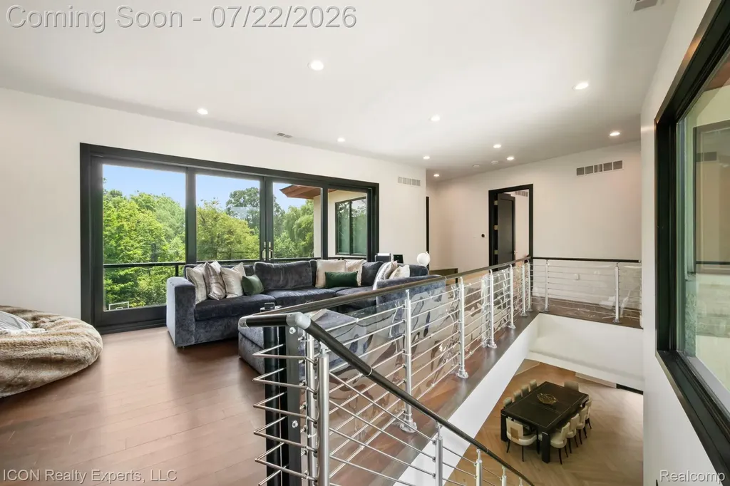 1971 Cragin Drive Bloomfield Hills City MI 48302