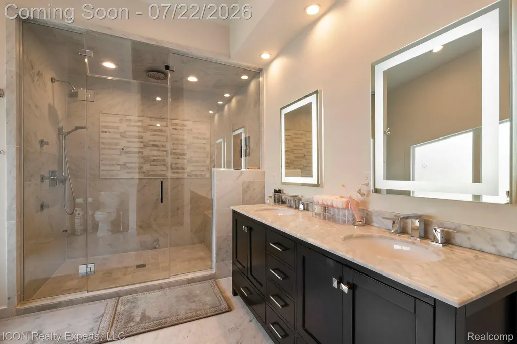 1971 Cragin Drive Bloomfield Hills City MI 48302