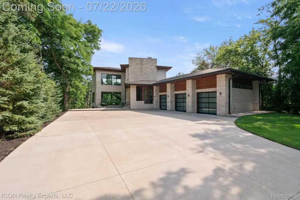 1971 Cragin Drive Bloomfield Hills City MI 48302