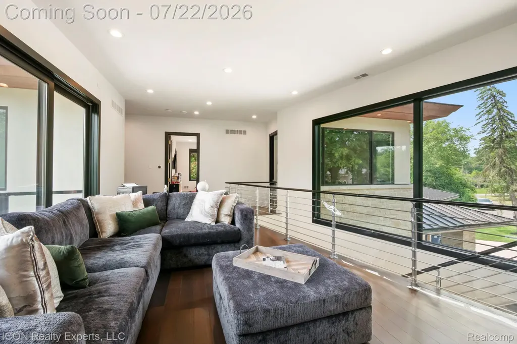 1971 Cragin Drive Bloomfield Hills City MI 48302