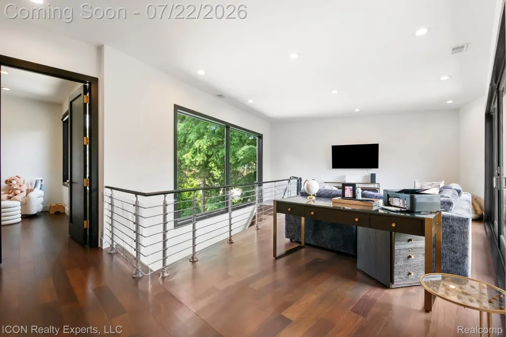 1971 Cragin Drive Bloomfield Hills City MI 48302