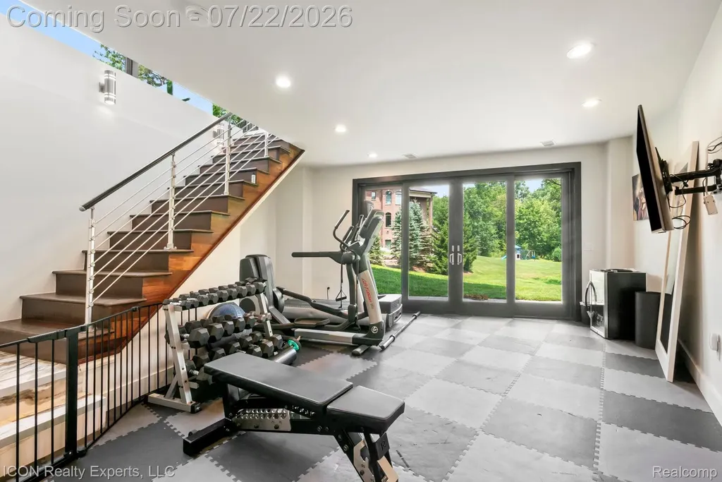 1971 Cragin Drive Bloomfield Hills City MI 48302