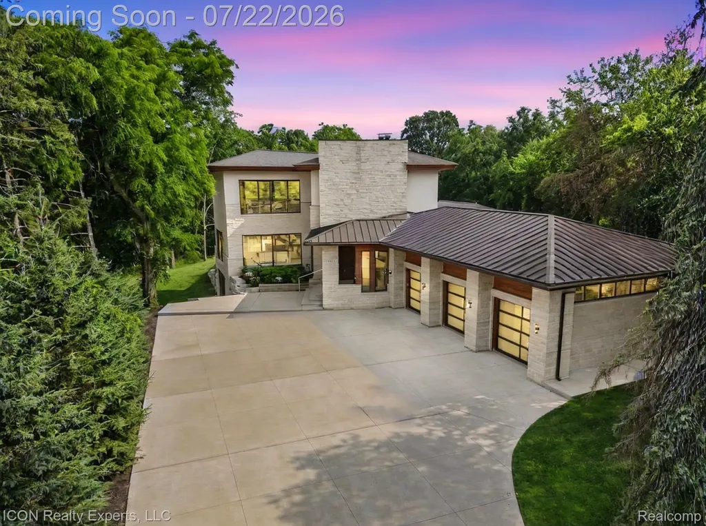 1971 Cragin Drive Bloomfield Hills City MI 48302